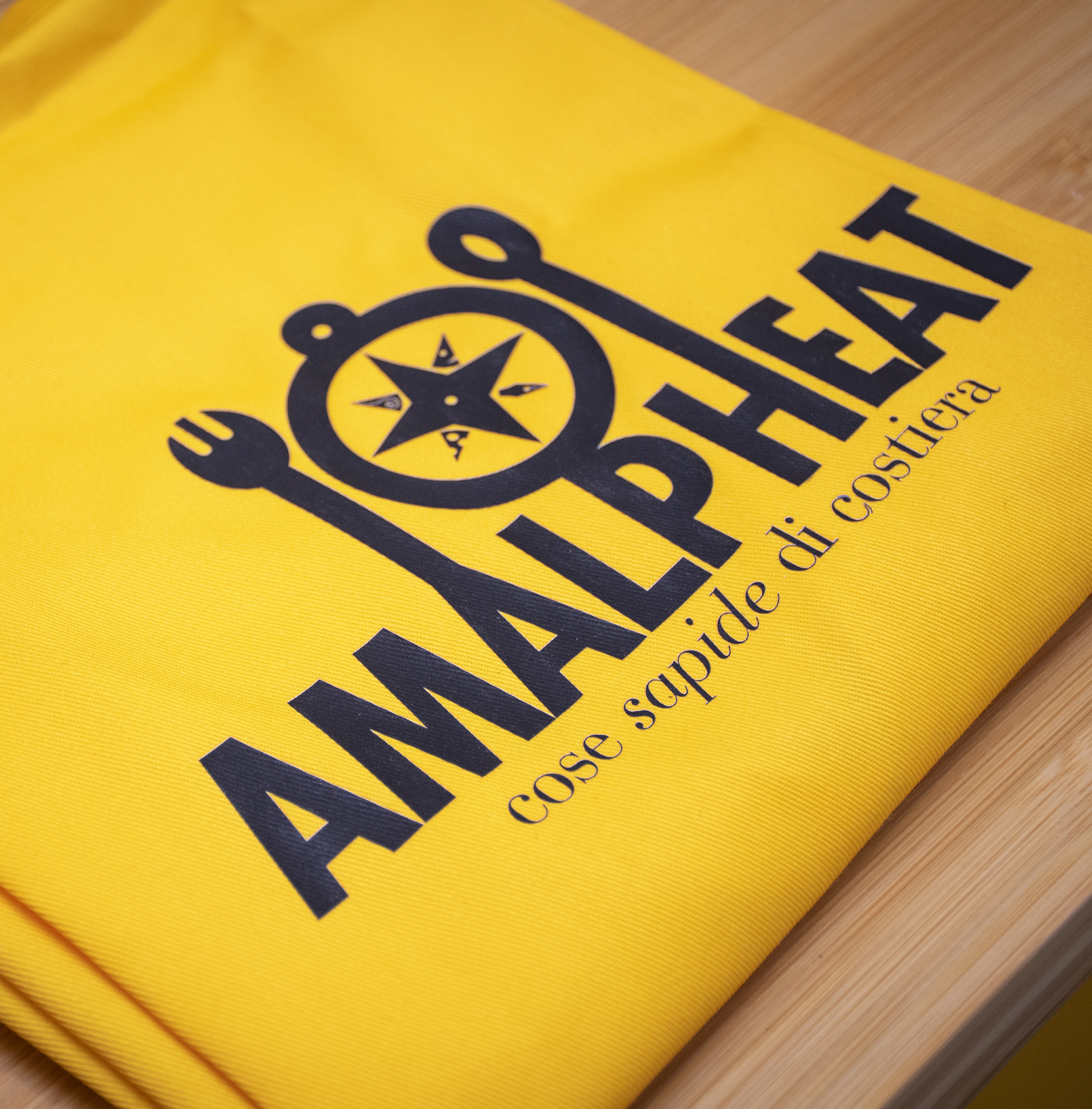 amalpheeat-grembiule-dotazione